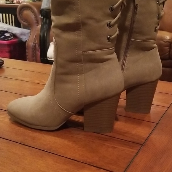 Over the knee lace up boots - Picture 3 of 4